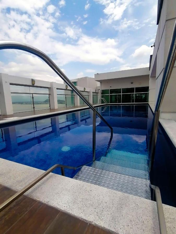 Luxury Suites River Front Guayaquil Exterior foto