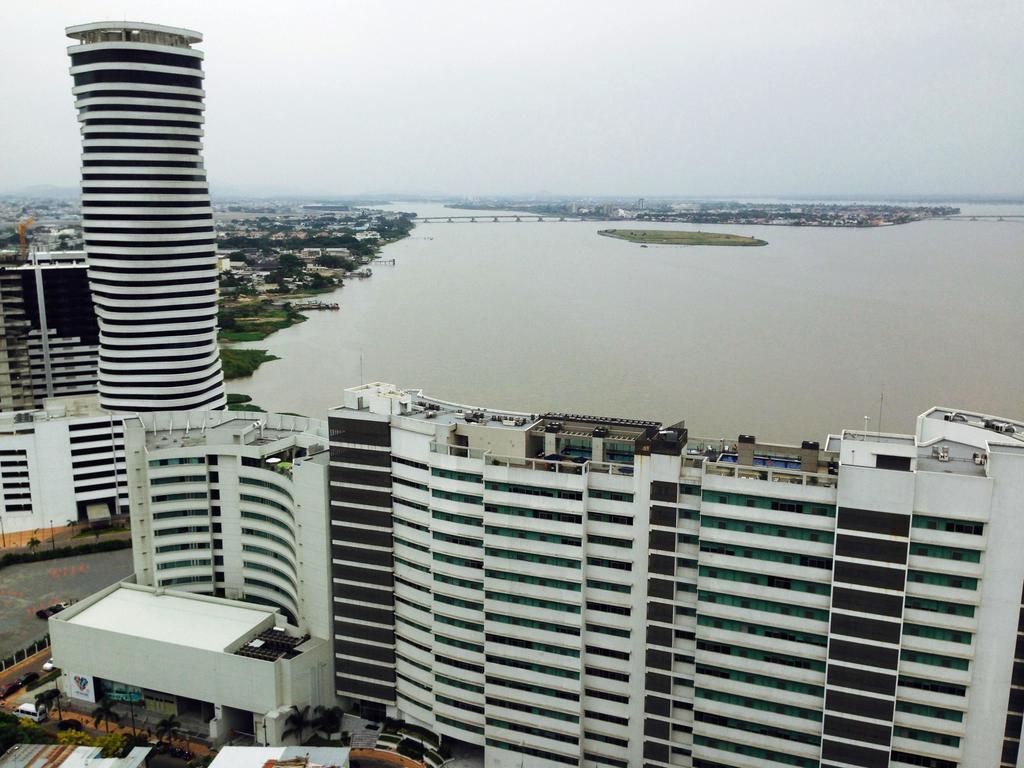 Luxury Suites River Front Guayaquil Quarto foto